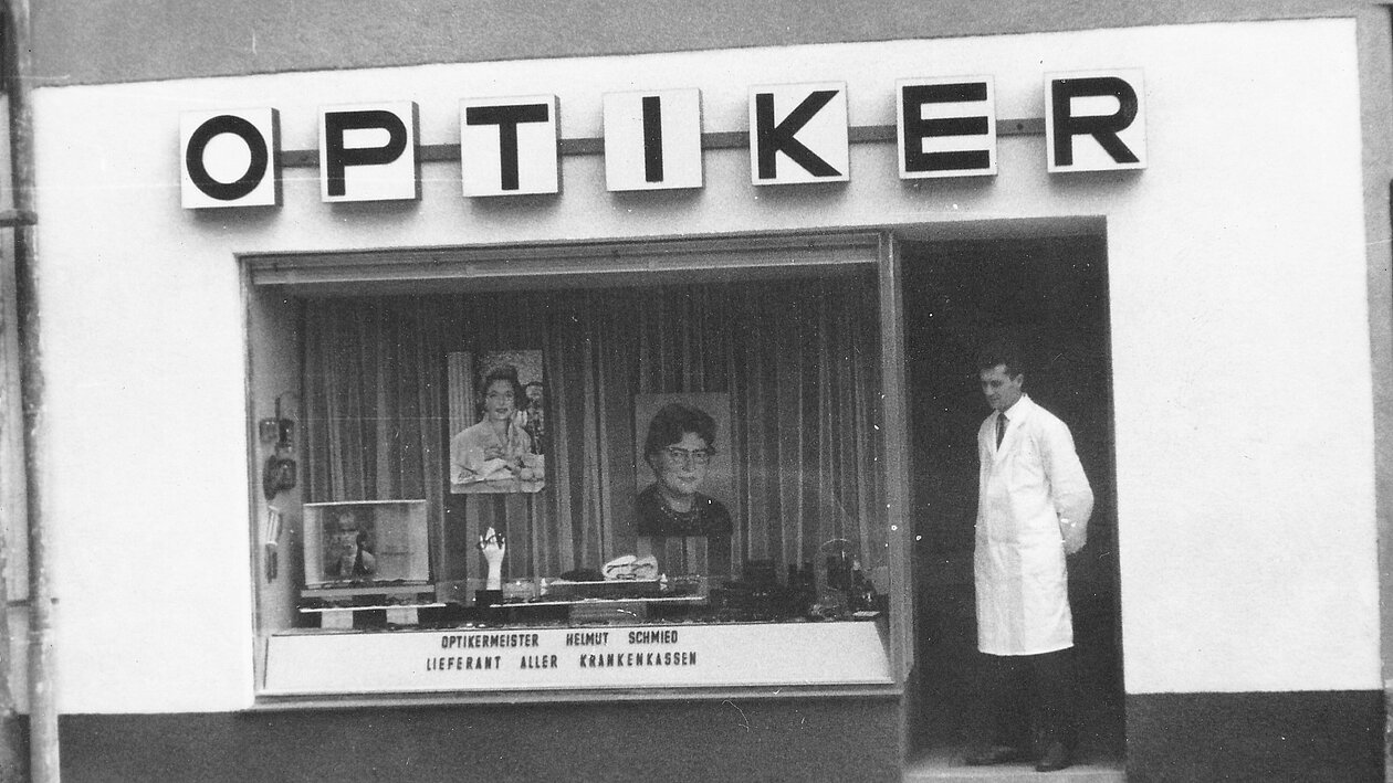 Schmied United Optics historische Ansicht