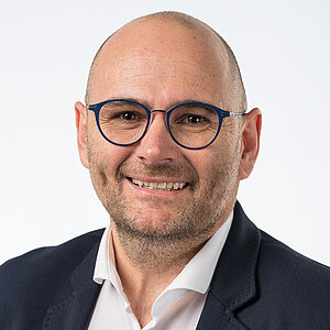 Stockinger United Optics Team Portrait Peter Seyr